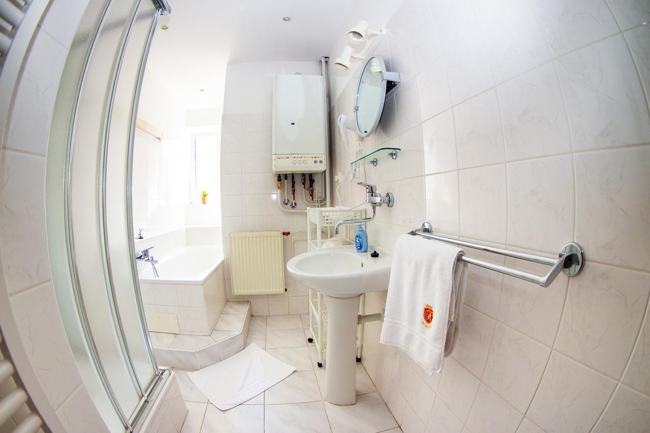 Apartman U Krale Komenskeho ยีชิน ภายนอก รูปภาพ