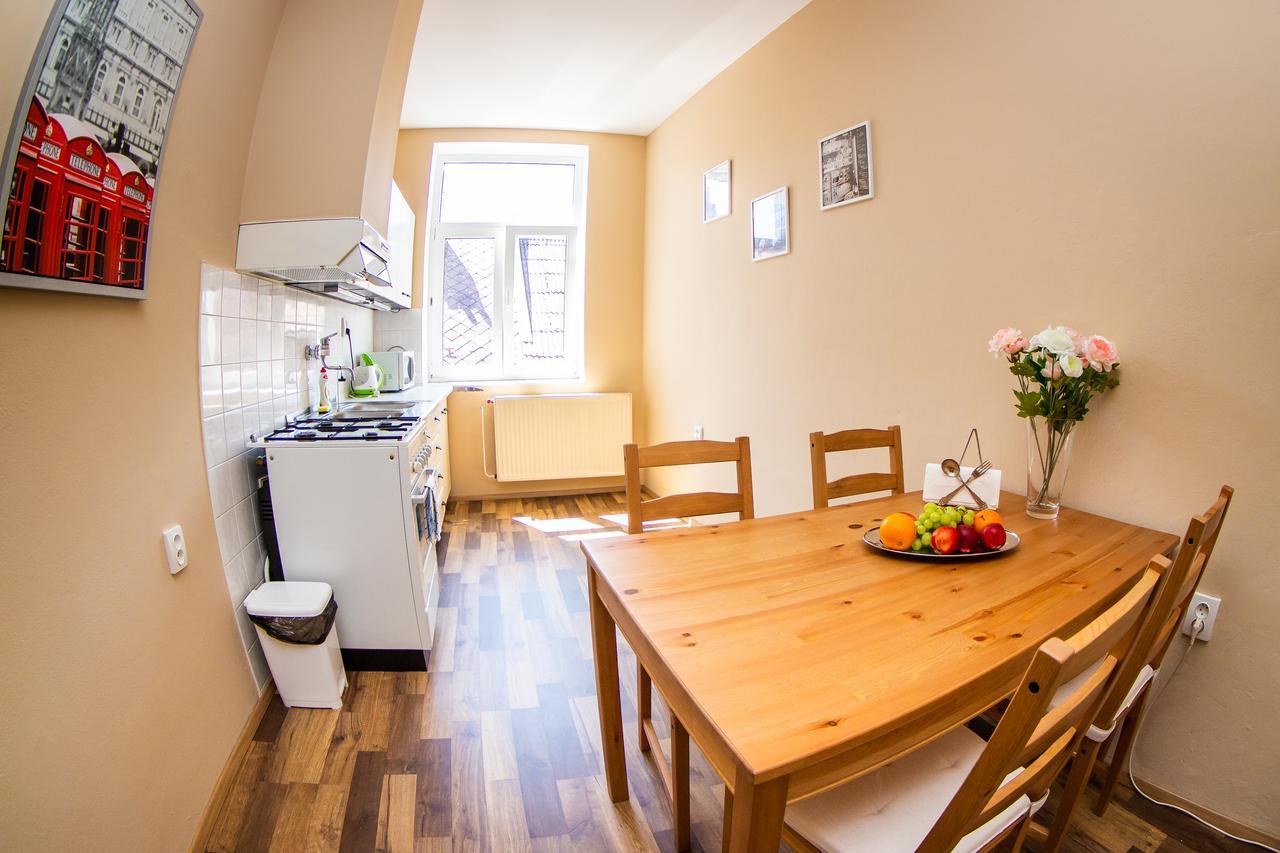 Apartman U Krale Komenskeho ยีชิน ภายนอก รูปภาพ